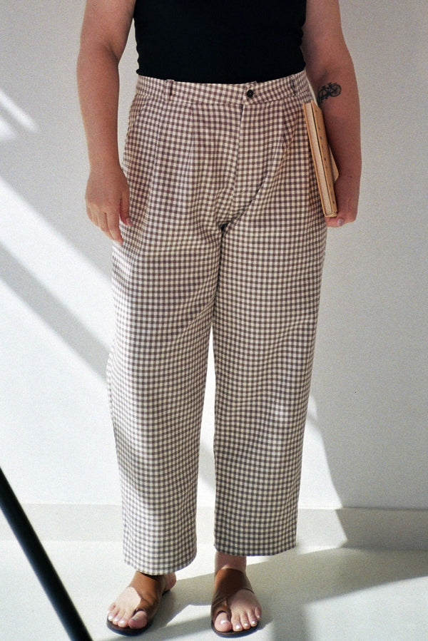 010 pleat trousers in gingham