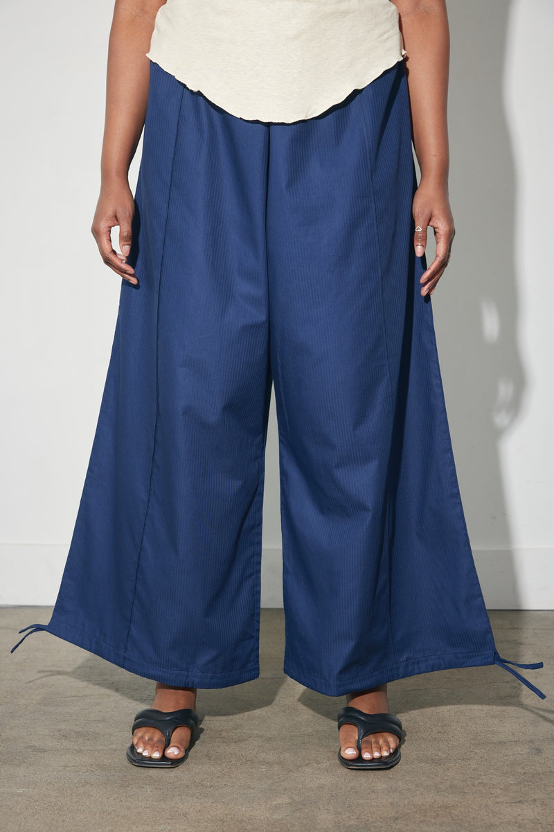 045 cocoon pant in navy jacquard
