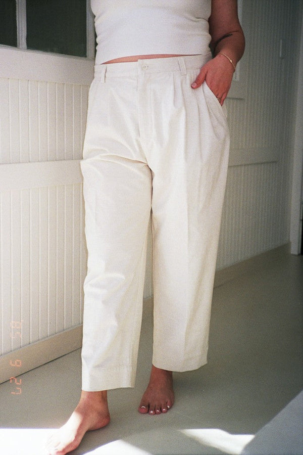 010 pleat trousers in ivory stretch cotton